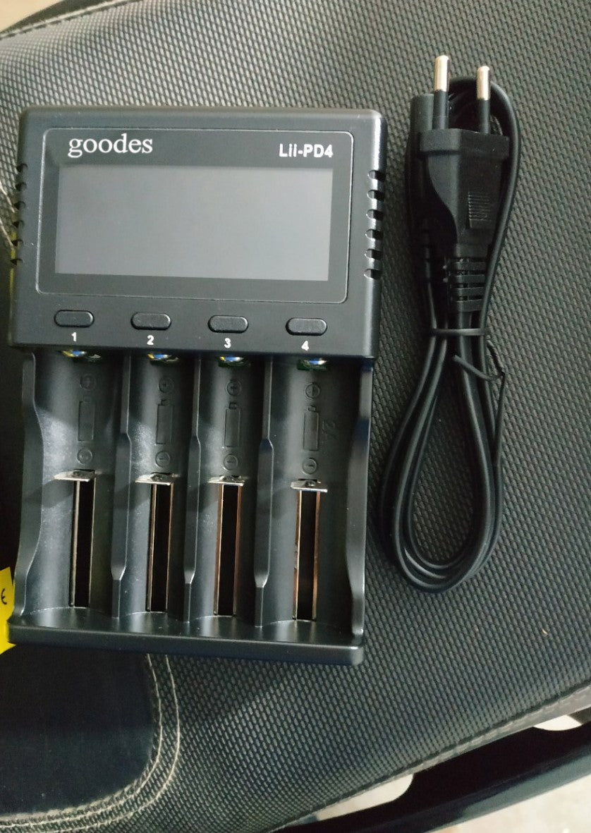 Goodes 4 Slot Battery Charger, LiitoKala Lii-PD4 18650 26650 21700 Battery Charger with LCD Screen